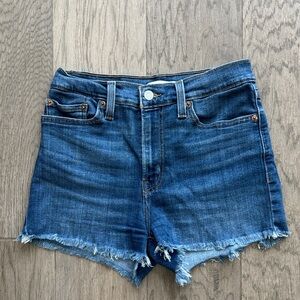 Levi’s Denim HR Frayed Hem Shorts